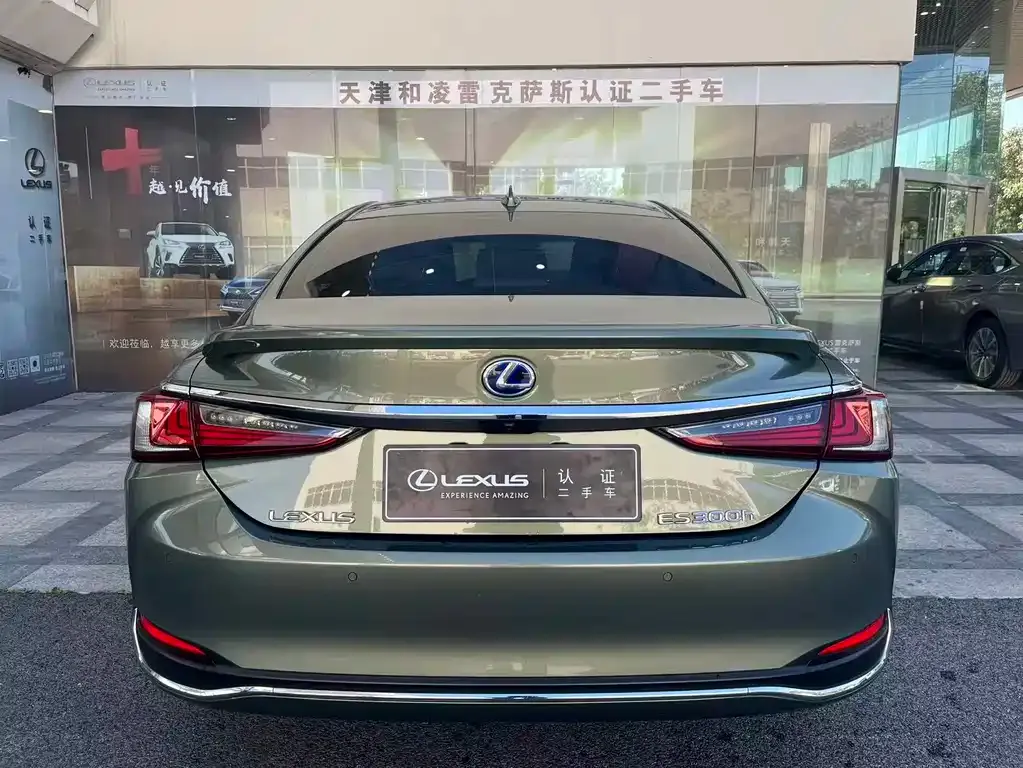 Lexus ES — фото 6