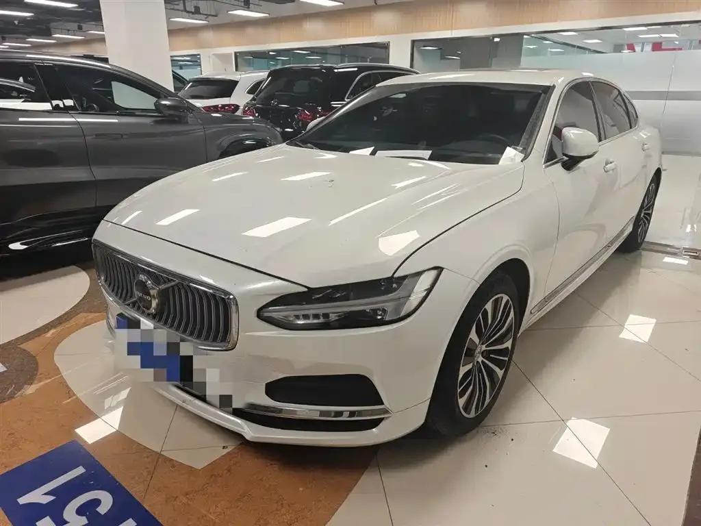 Volvo S90 — фото 1