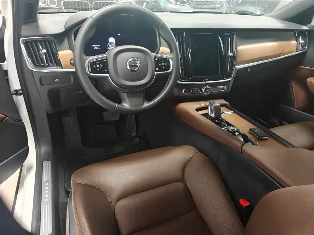 Volvo S90 — фото 10