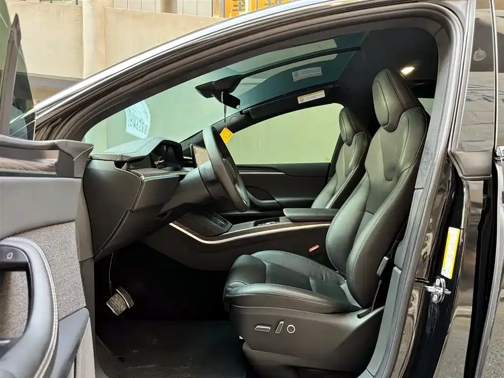 Tesla Model X 2023 из CN, фото 7