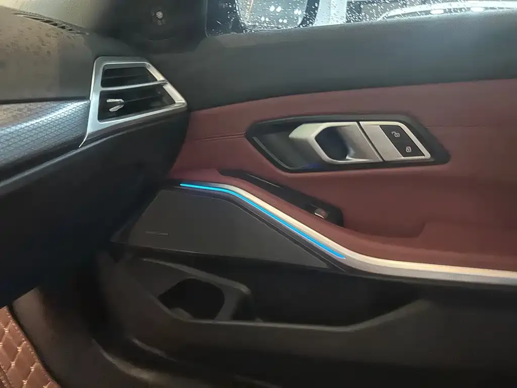 BMW 3 Series 2025 из CN, фото 2