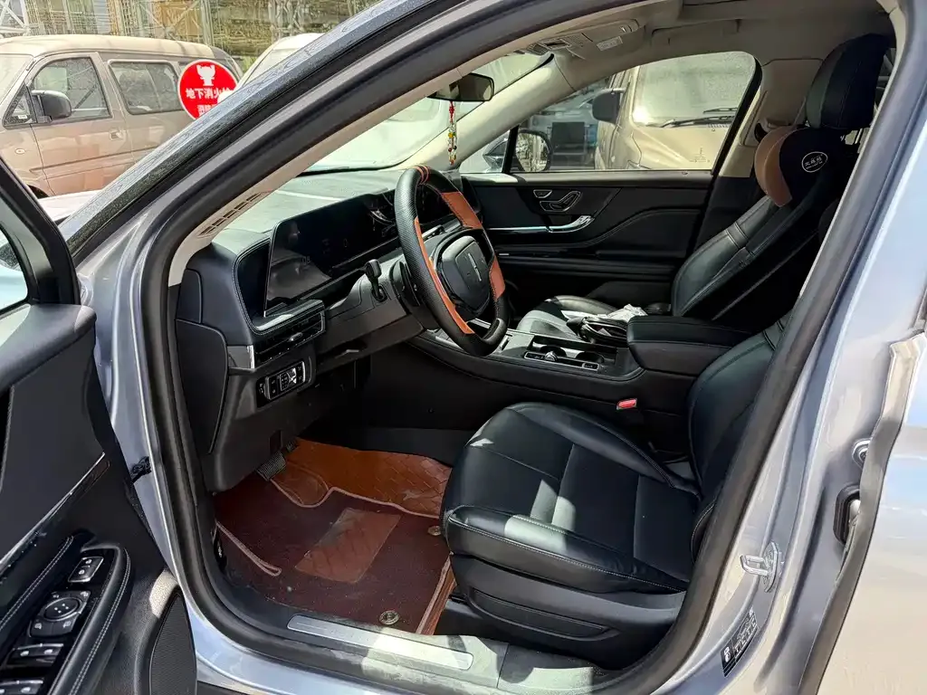 Lincoln Corsair — фото 8