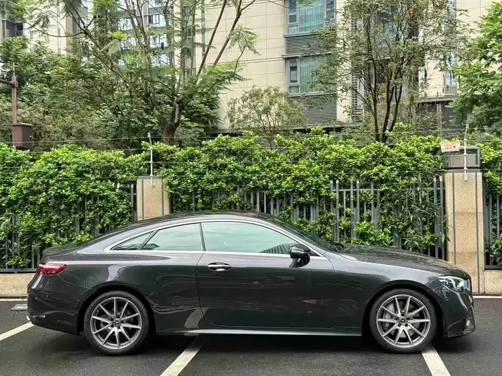 Mercedes-Benz E-Class (Import) — фото 9