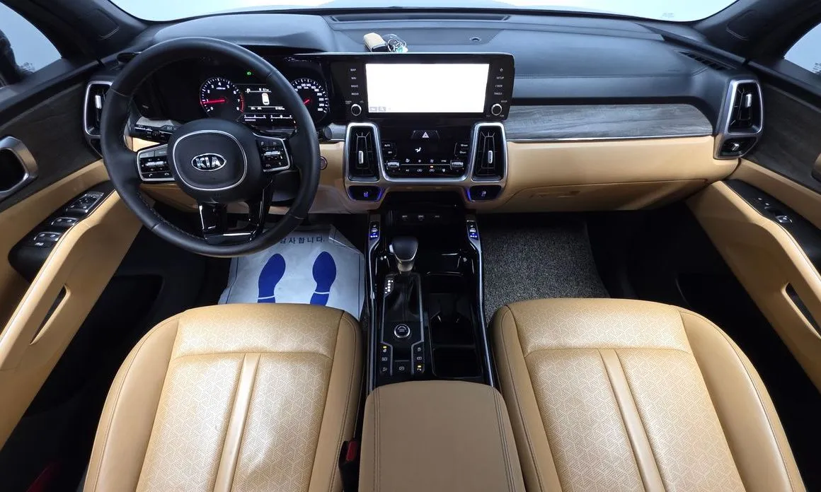 Kia Sorento — фото 9