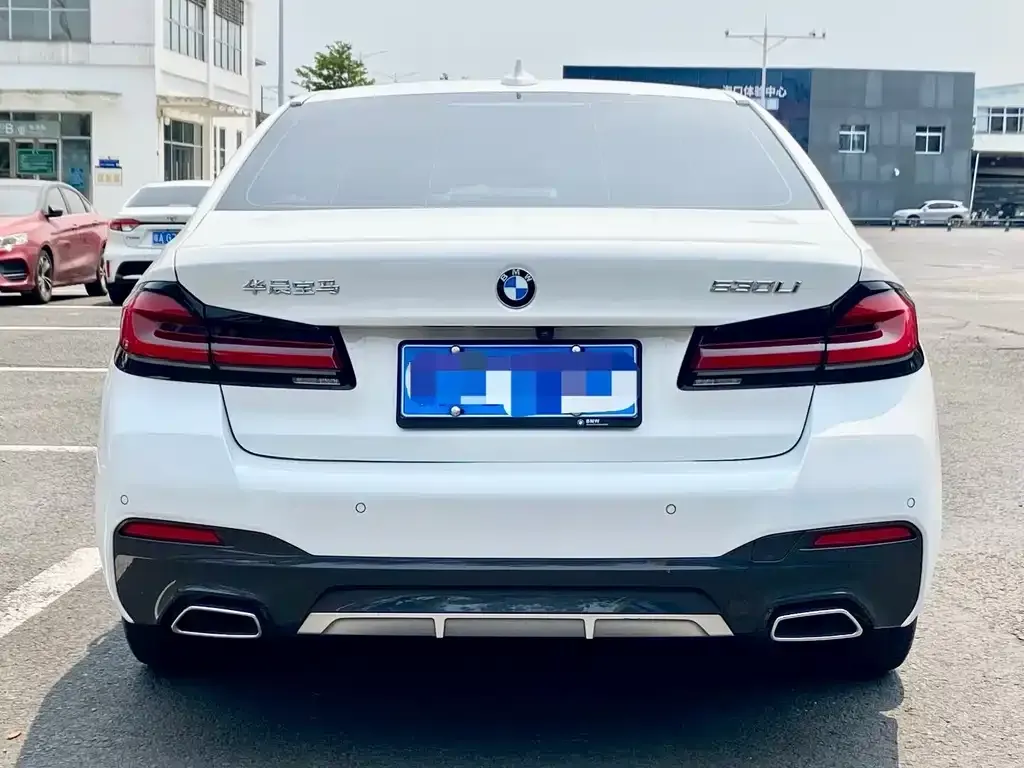 BMW 5 Series — фото 3