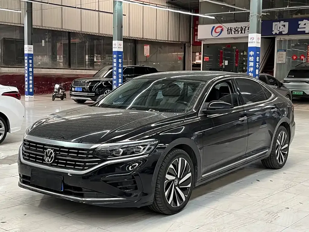 Volkswagen Passat — фото 1