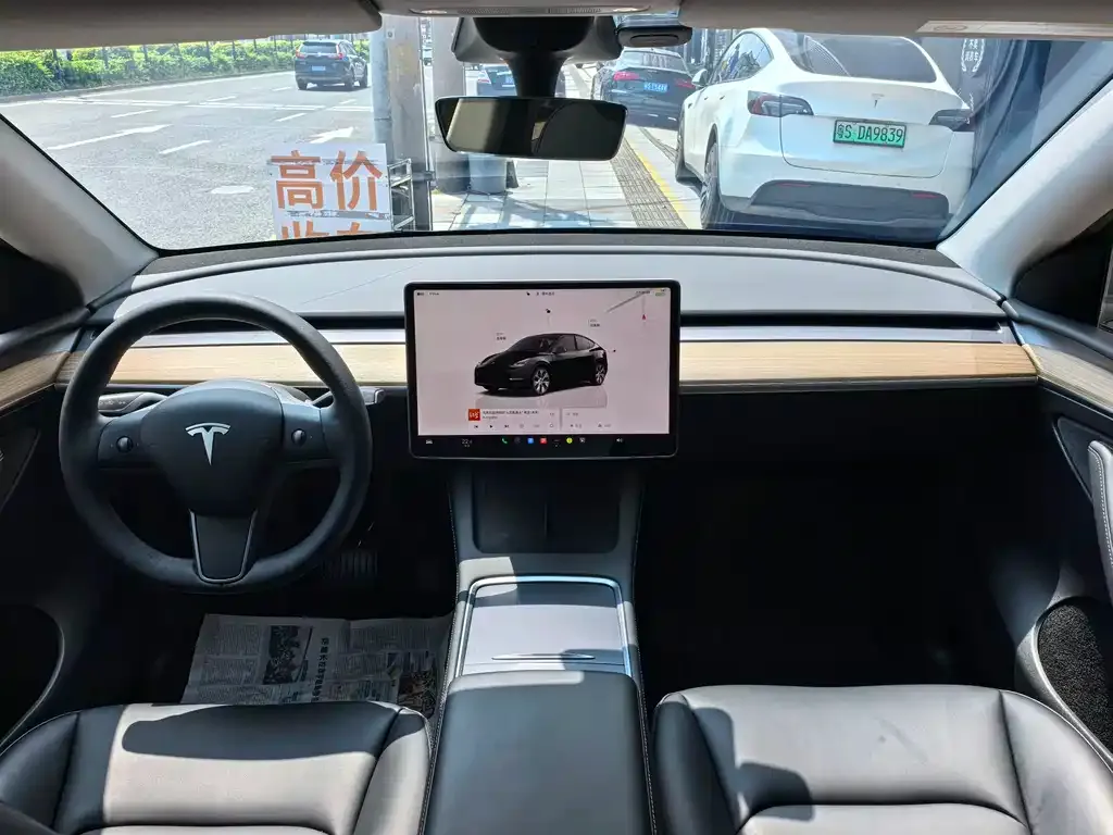 Tesla Model Y — фото 4