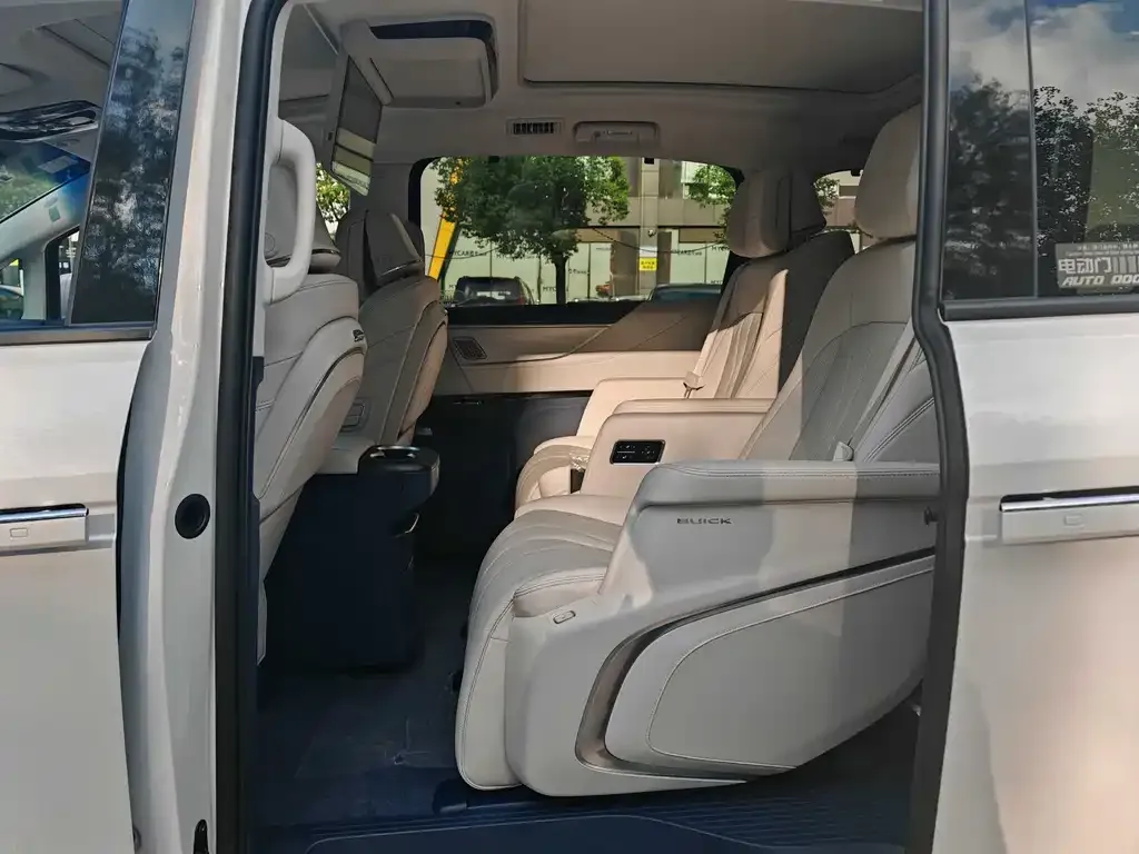 Buick GL8 Hybrid — фото 2