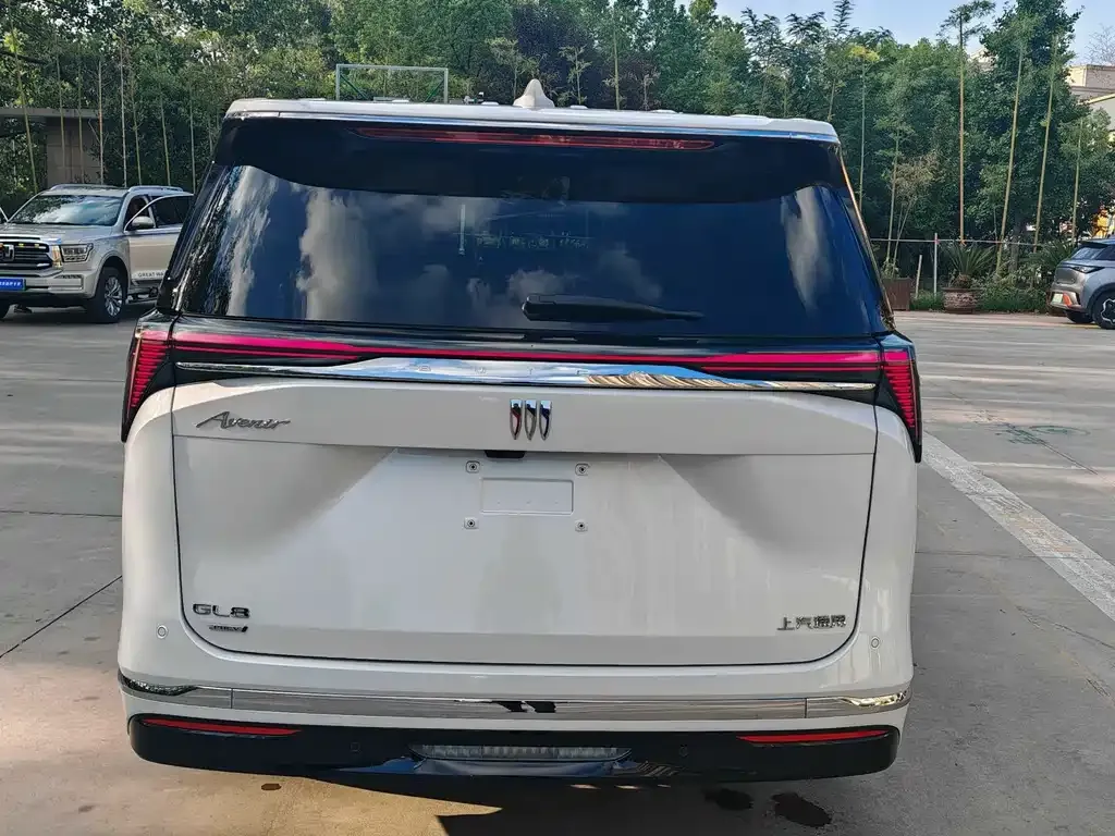 Buick GL8 Hybrid — фото 10