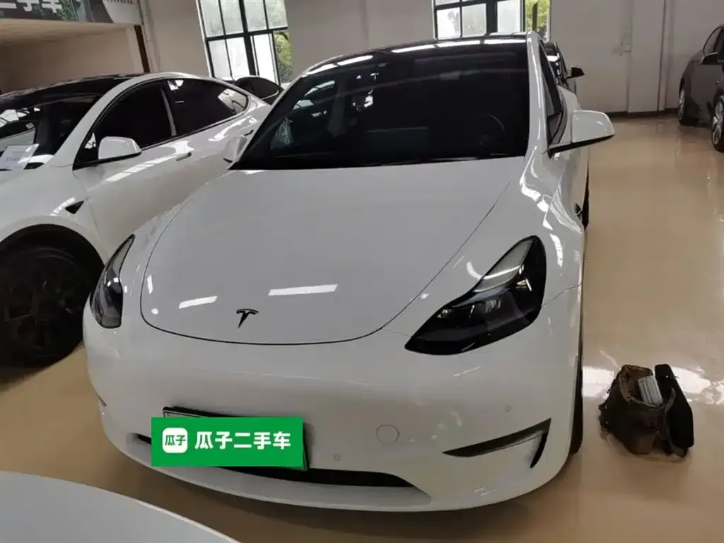 Tesla Model Y — фото 8