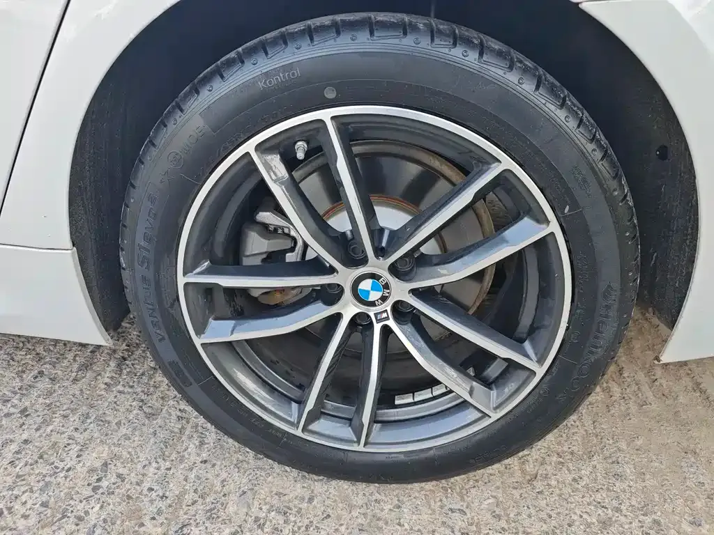 BMW 5 Series — фото 10