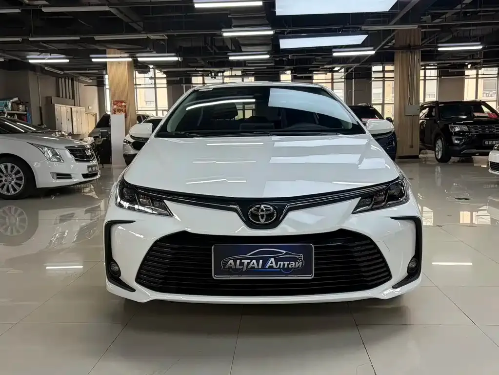 Toyota Corolla — фото 8