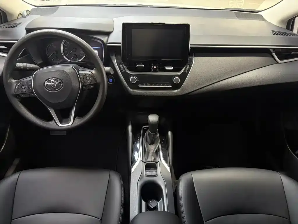 Toyota Corolla — фото 6