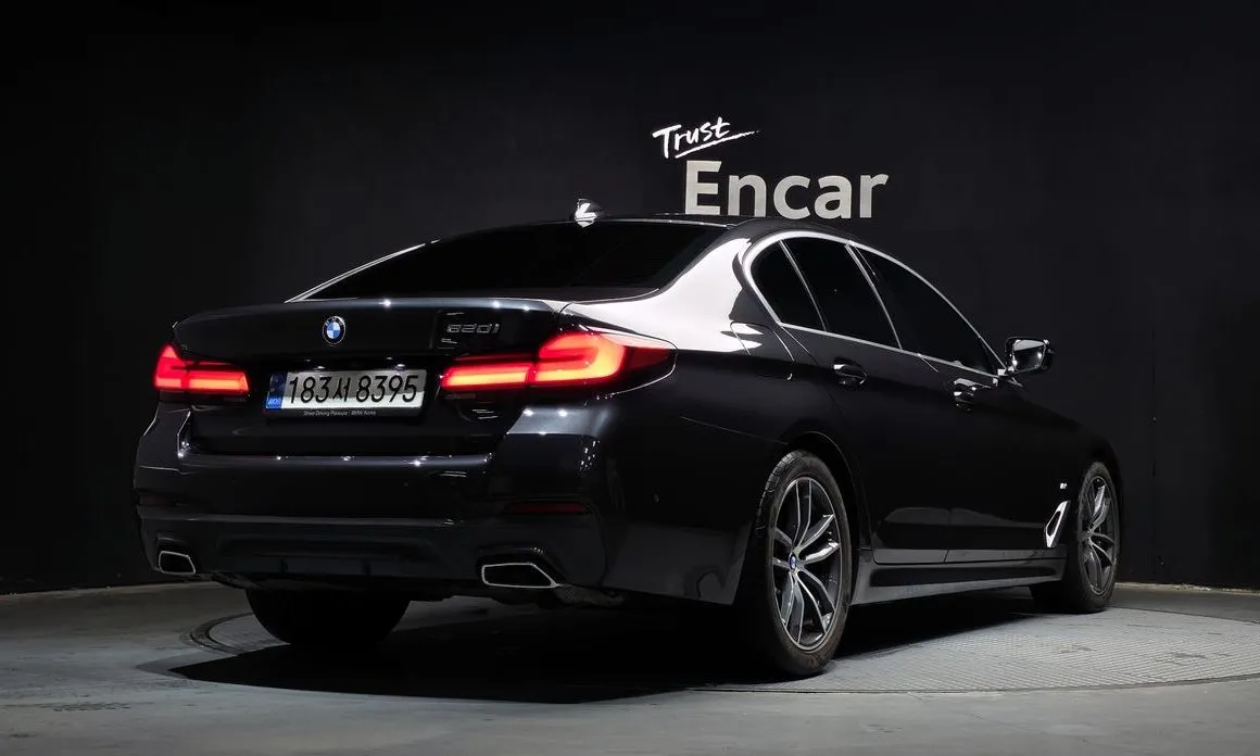 BMW 5-Series 2022 из KR, фото 2
