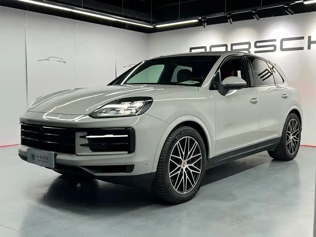 Porsche Cayenne — фото 1