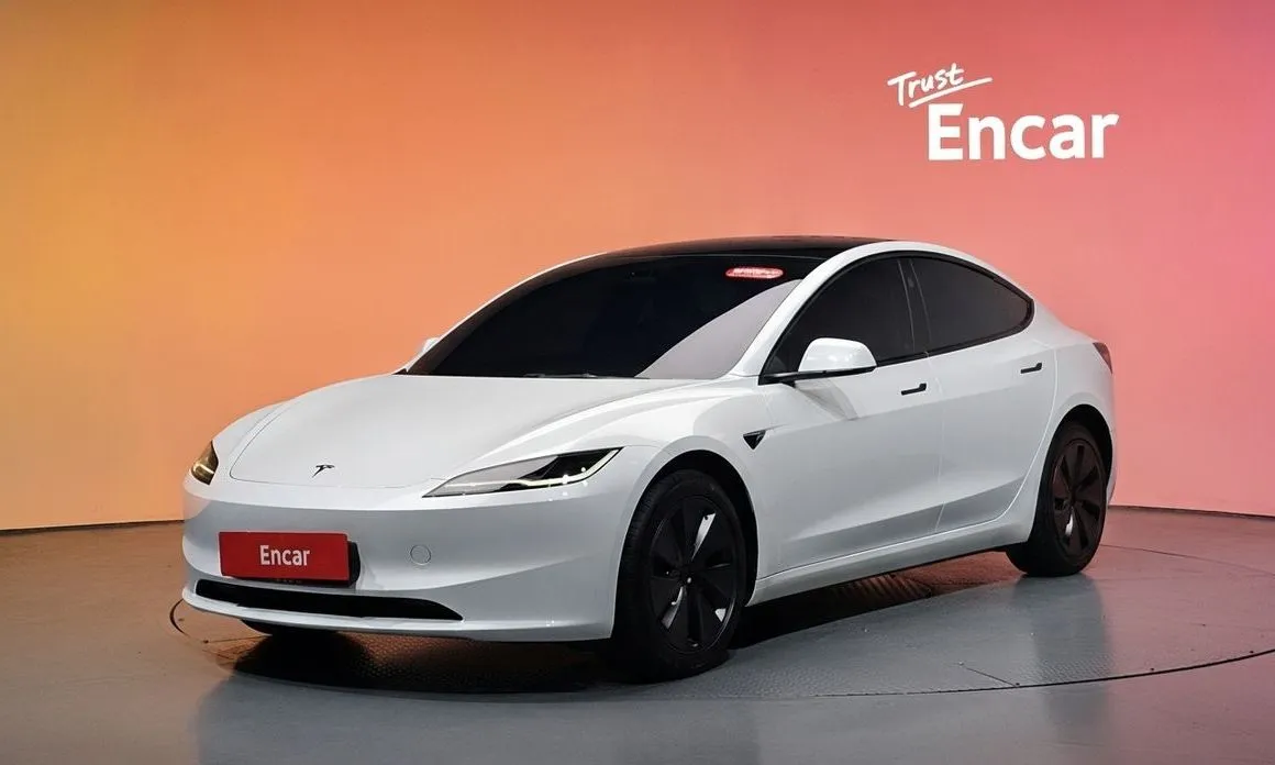 Tesla Model 3 — фото 1