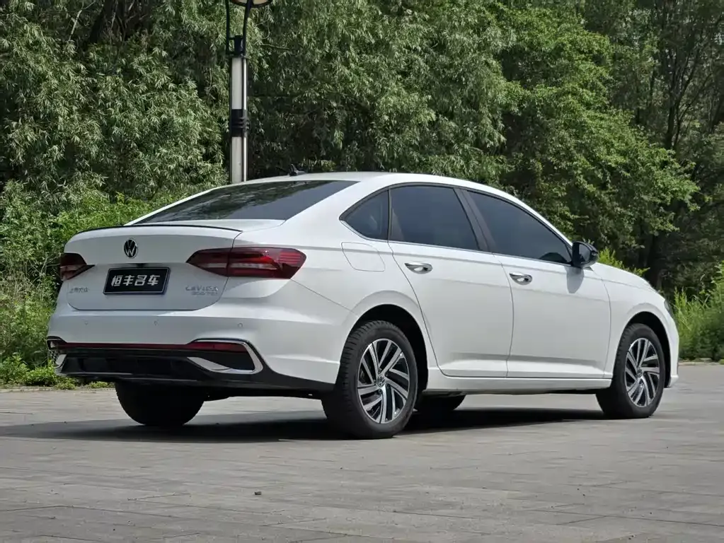 Volkswagen Lavida — фото 9