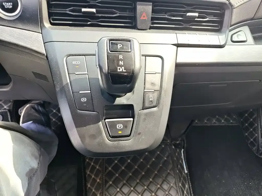 Ford Tourneo 2023 из CN, фото 4