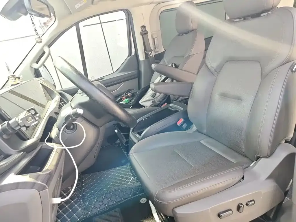 Ford Tourneo 2023 из CN, фото 7