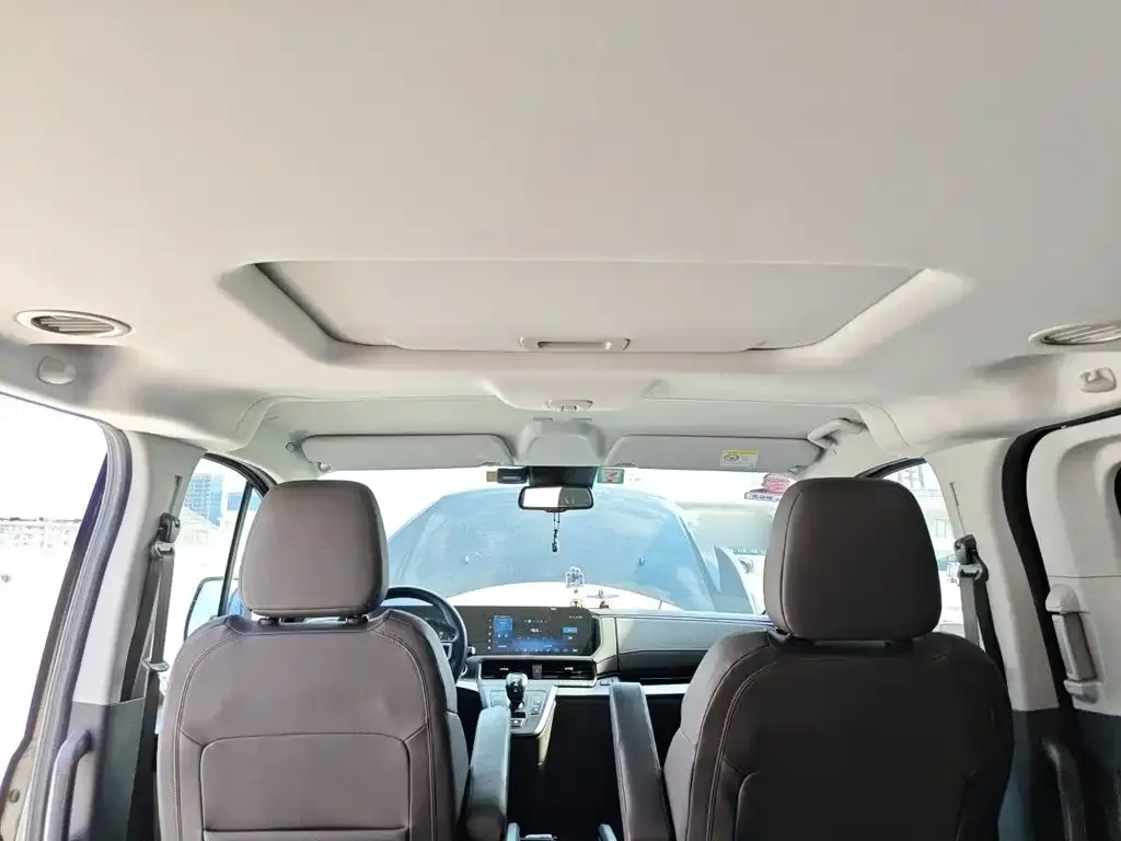 Ford Tourneo 2023 из CN, фото 2