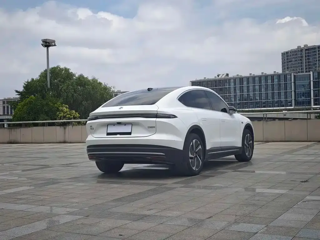 NIO EC6 — фото 10