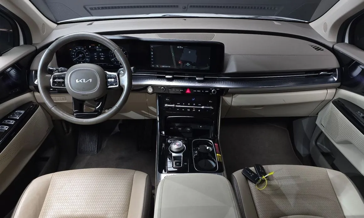 Kia Carnival — фото 8