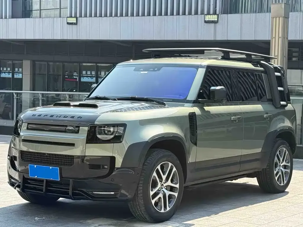 Land Rover Defender — фото 1