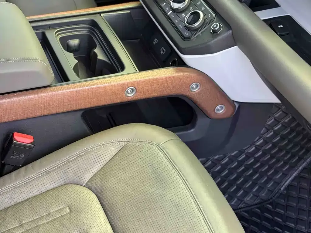Land Rover Defender — фото 4