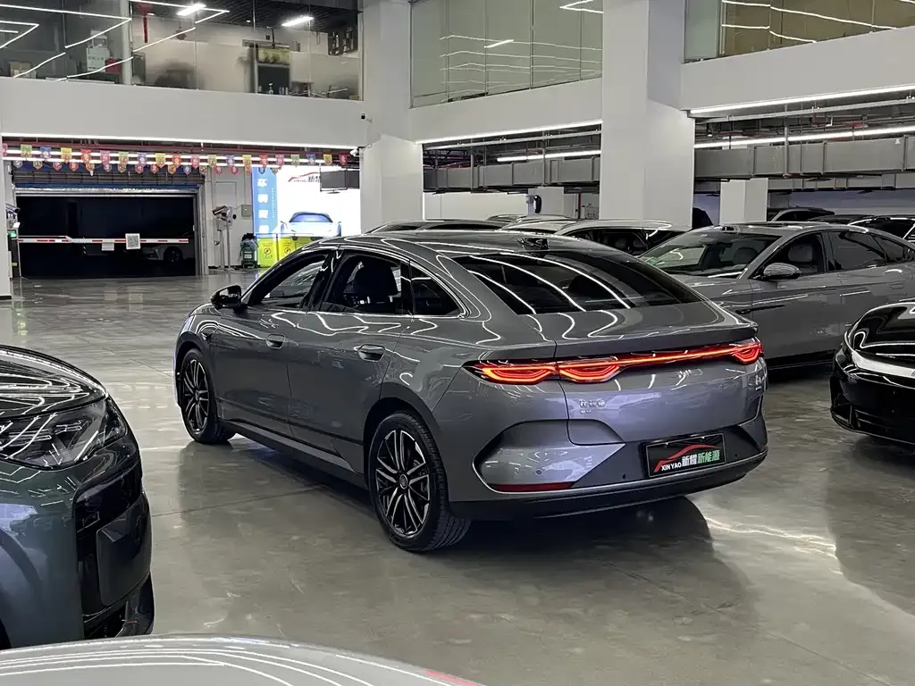 BYD Qin L — фото 10