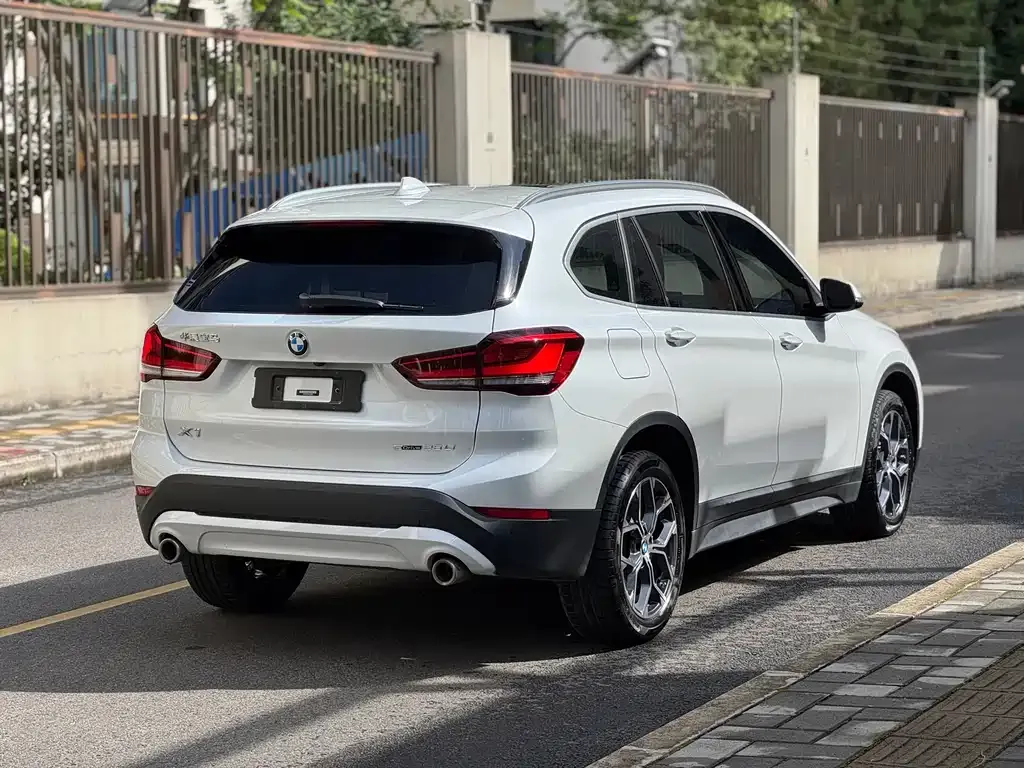 BMW X1 — фото 10