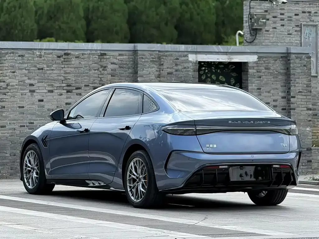 BYD Seal — фото 3
