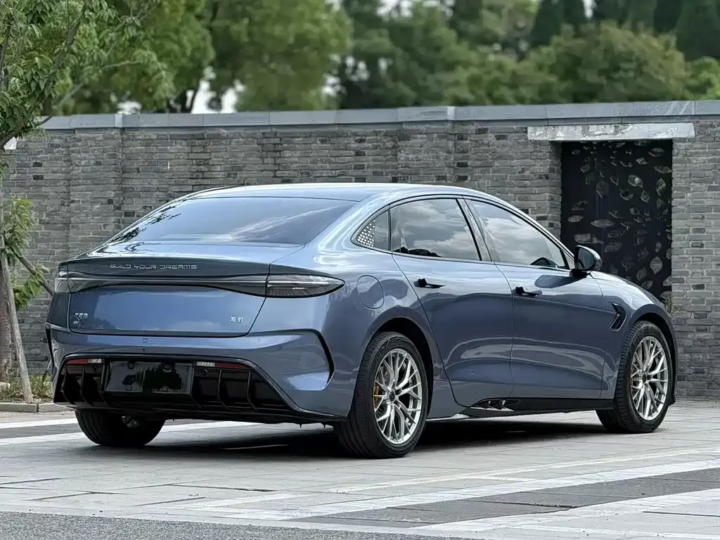 BYD Seal — фото 6