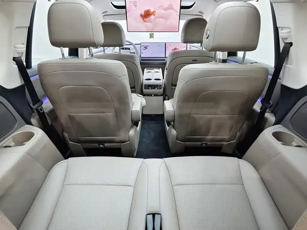 Li Auto i8 — фото 10