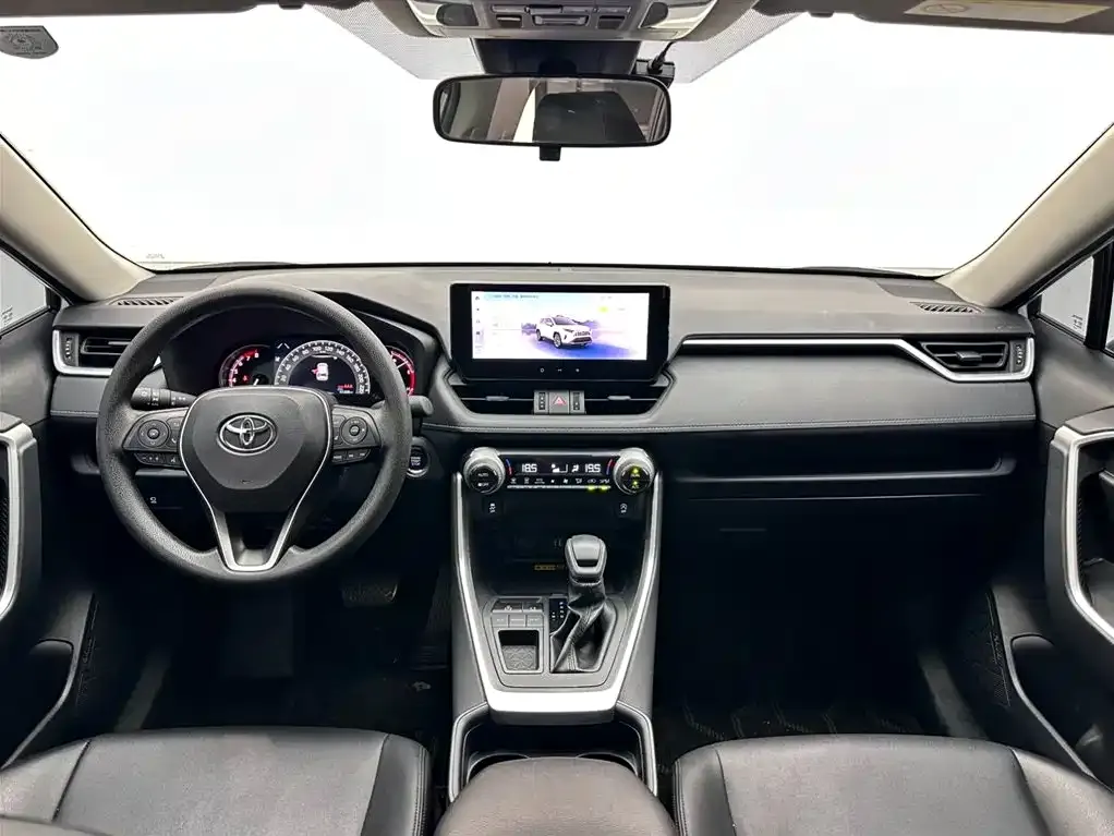 Toyota RAV4 — фото 10