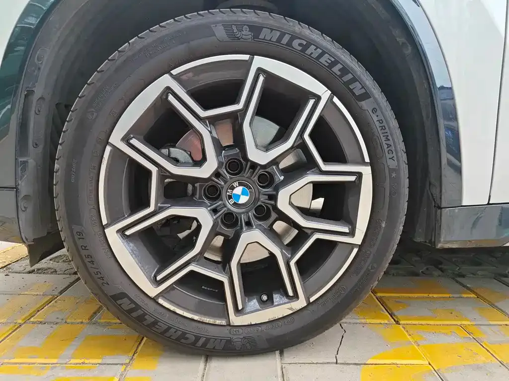 BMW X1 — фото 9