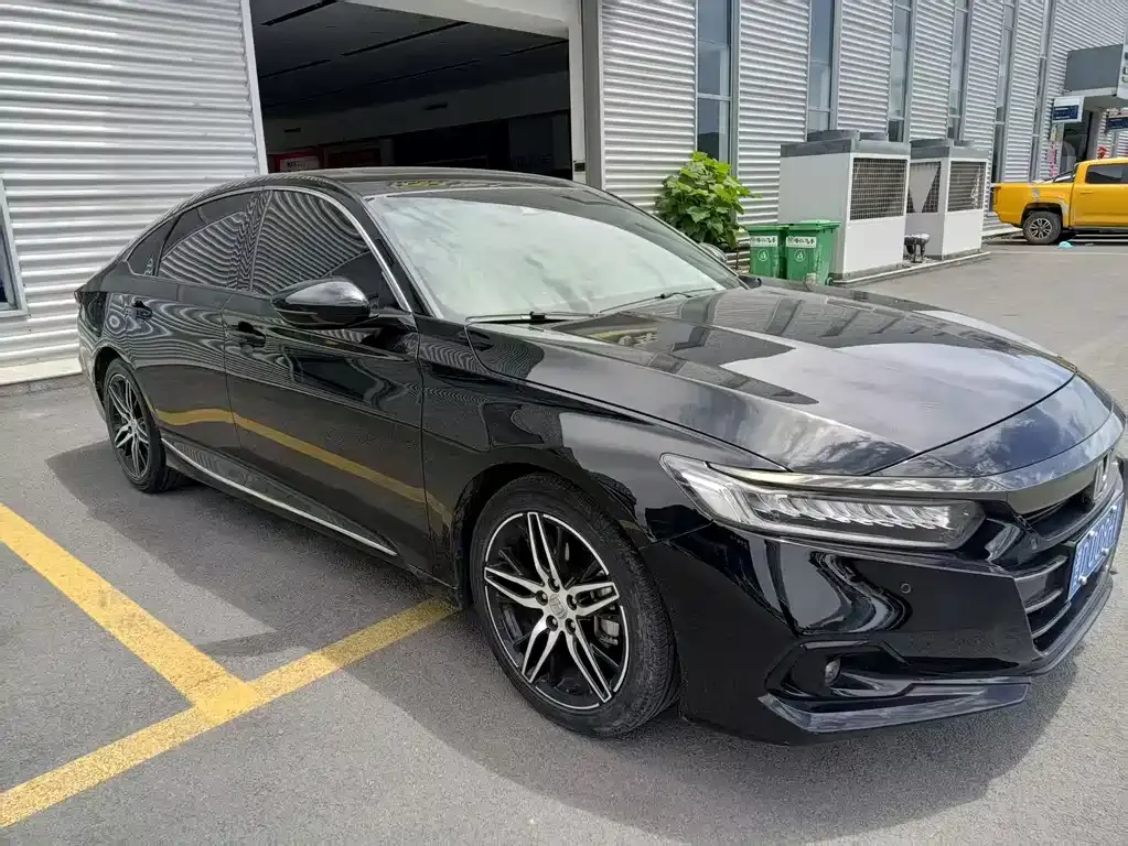 Honda Accord — фото 8