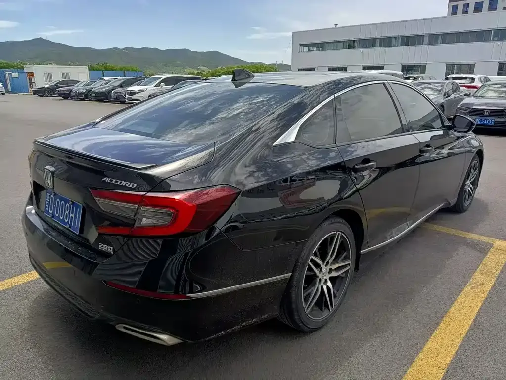 Honda Accord — фото 7