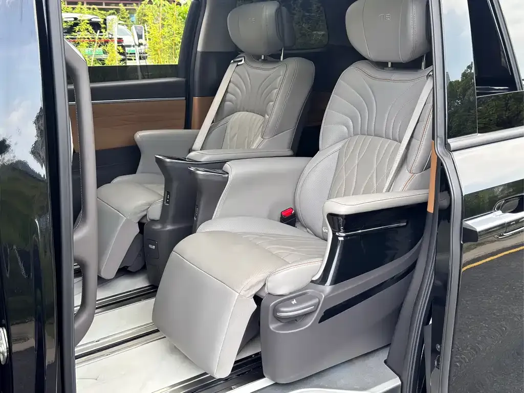 GAC Motor Trumpchi M8 — фото 6