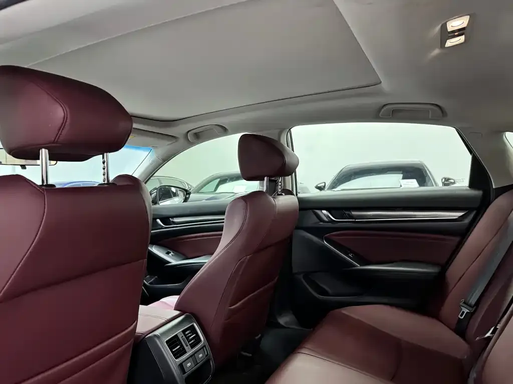 Honda Accord 2022 из CN, фото 2