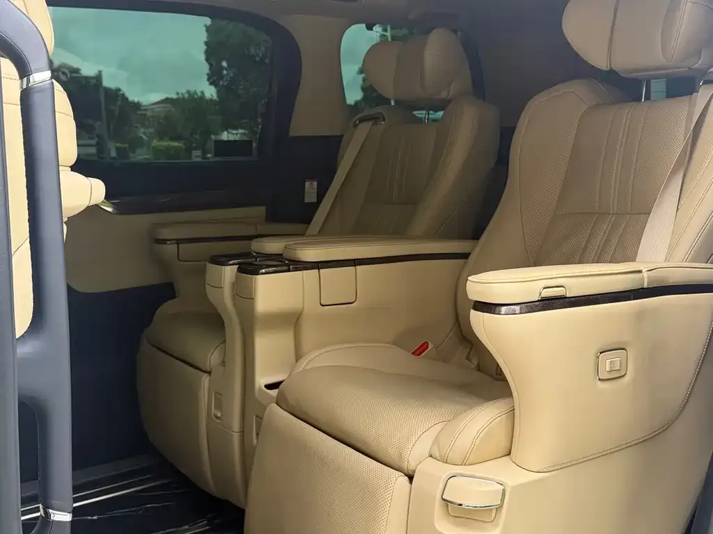 Toyota Alphard 2021 из CN, фото 6