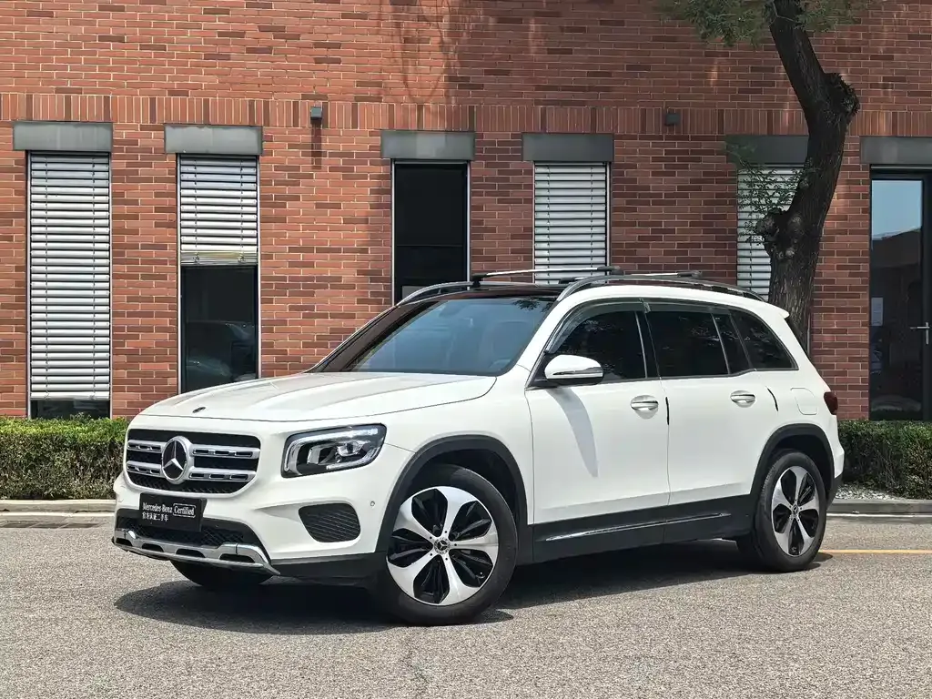 Mercedes-Benz GLB — фото 1