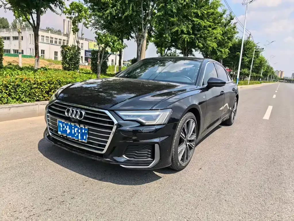 Audi A6L — фото 1