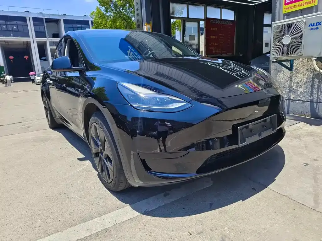 Tesla Model Y — фото 4