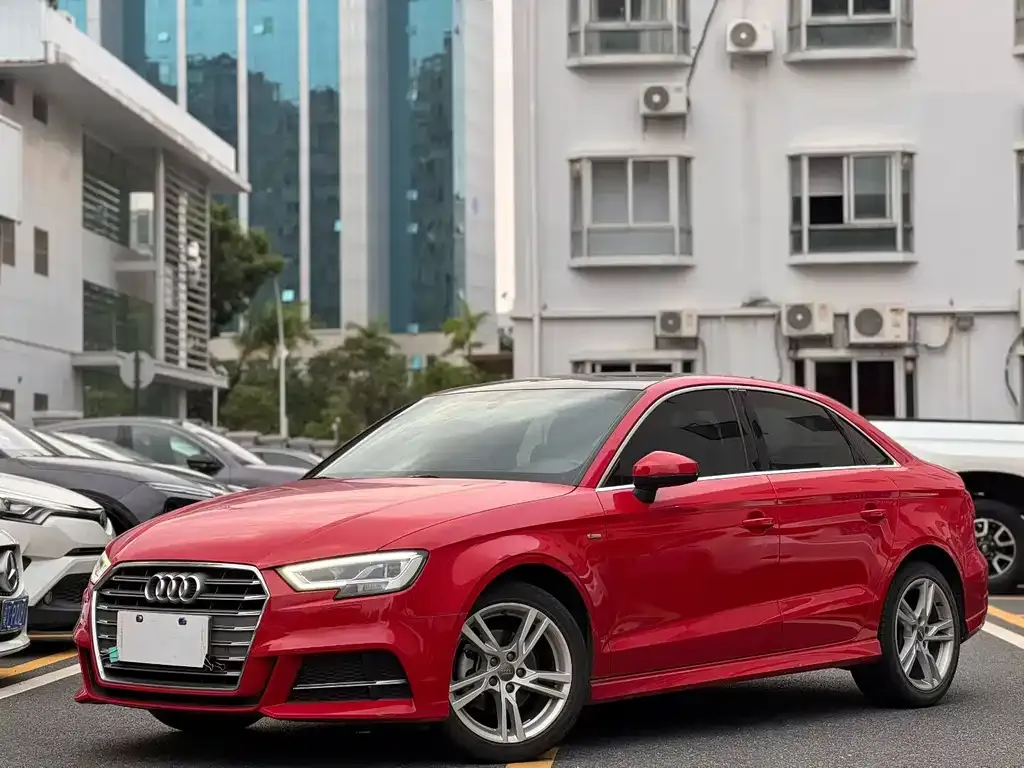 Audi A3 — фото 1