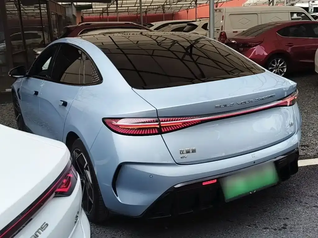 BYD Seal — фото 2