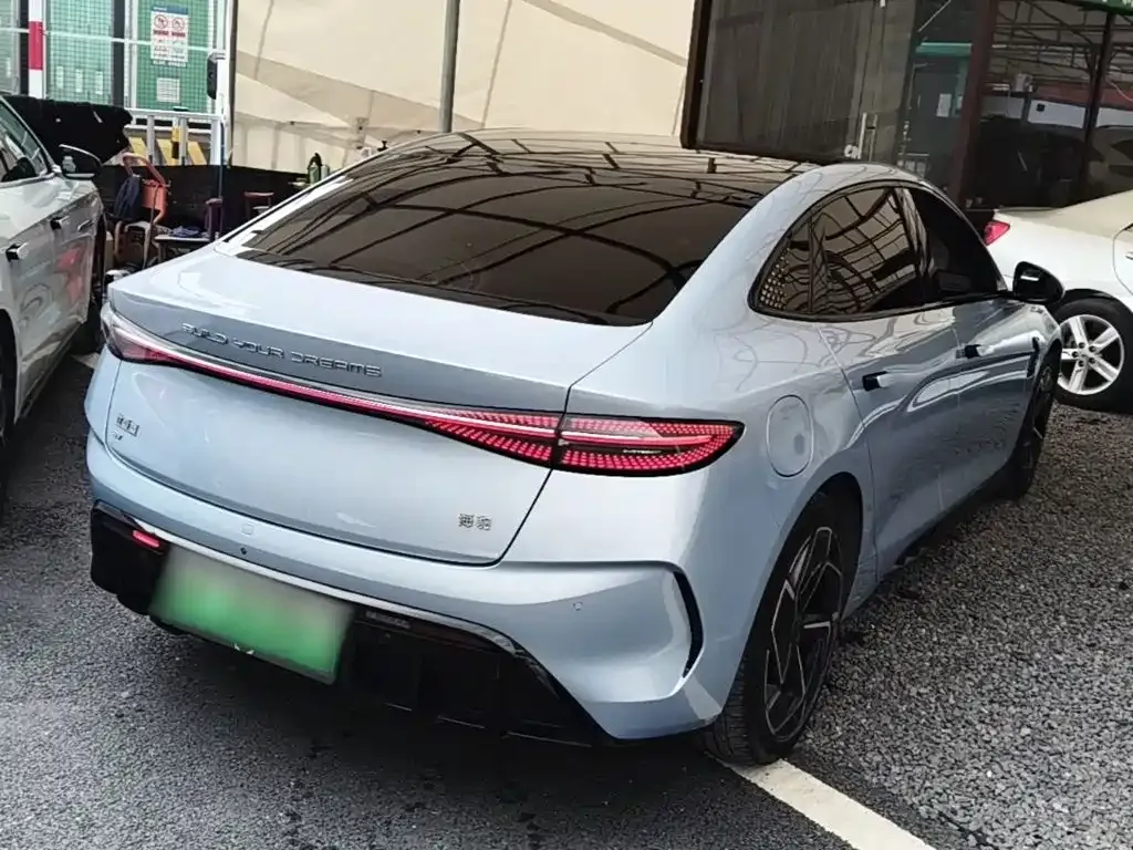 BYD Seal — фото 9