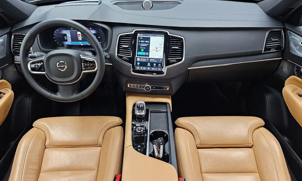 Volvo XC90 — фото 9