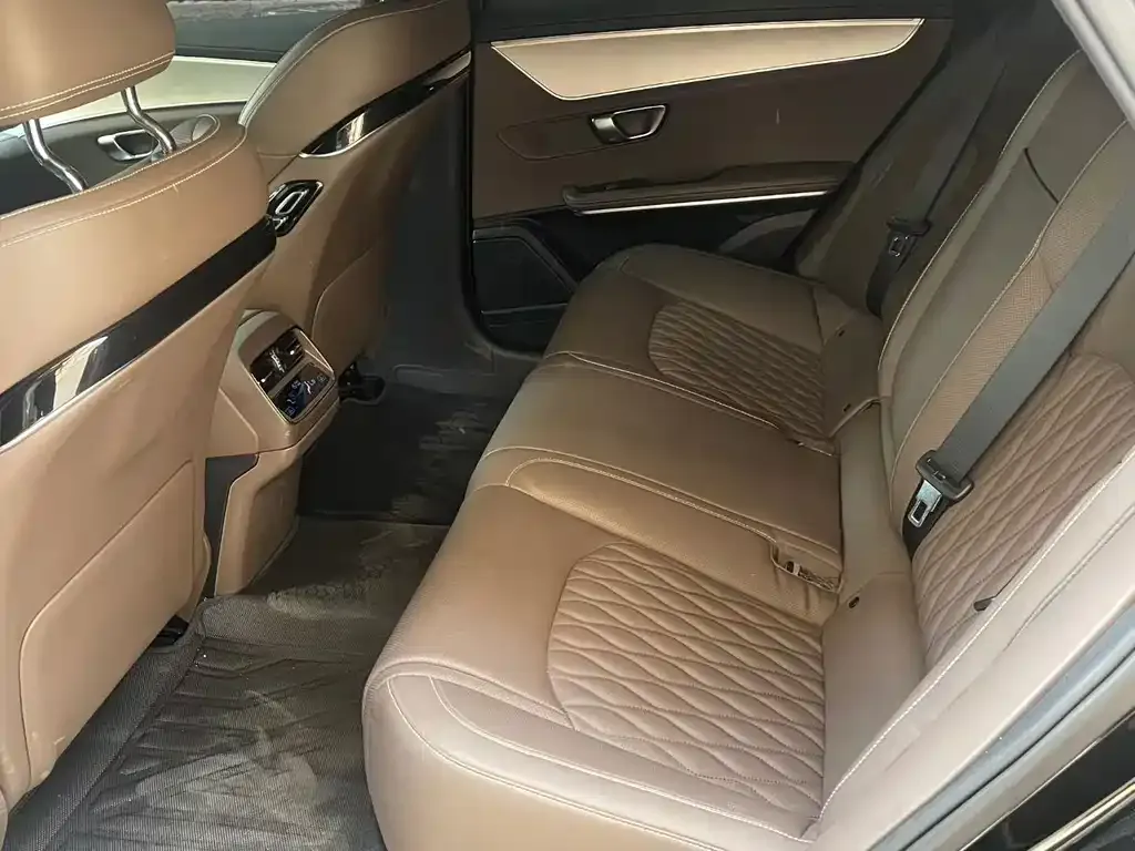 BYD Han — фото 3