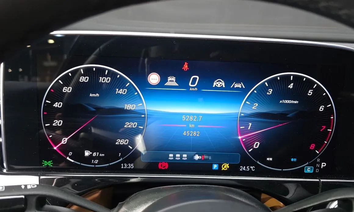 Mercedes-Benz E-Class 2024 из KR, фото 5