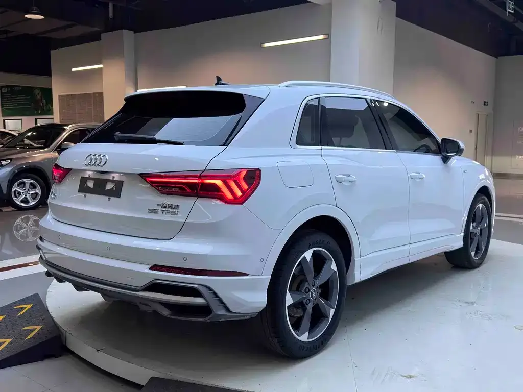 Audi Q3 — фото 9